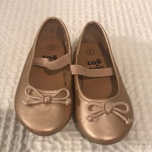 Size 6 Zoe and Zac rose gold shoes. Like-new